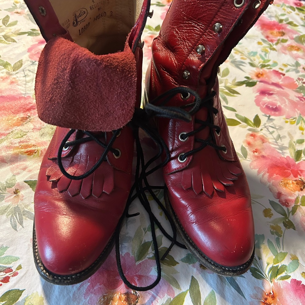 Vintage Women’s Red Justin Ropers